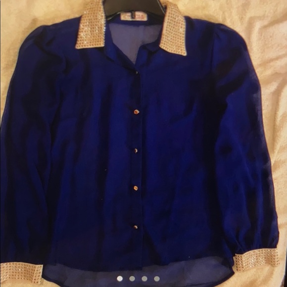 💙Studded Blouse ✨ - Picture 4 of 4